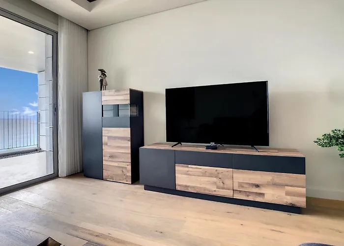The Best Sea View Apartment By Lovelystay
