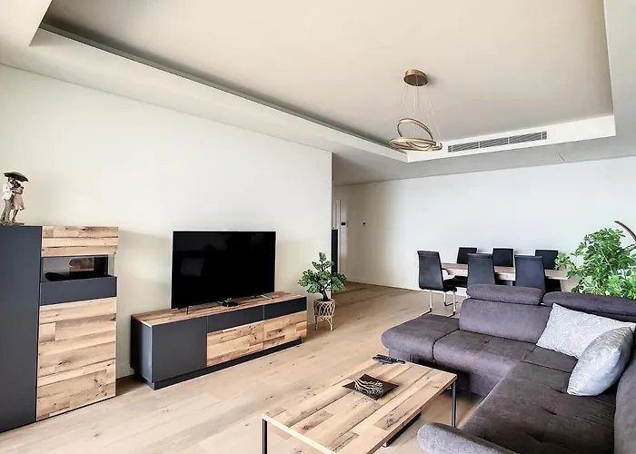 The Best Sea View Apartment By Lovelystay