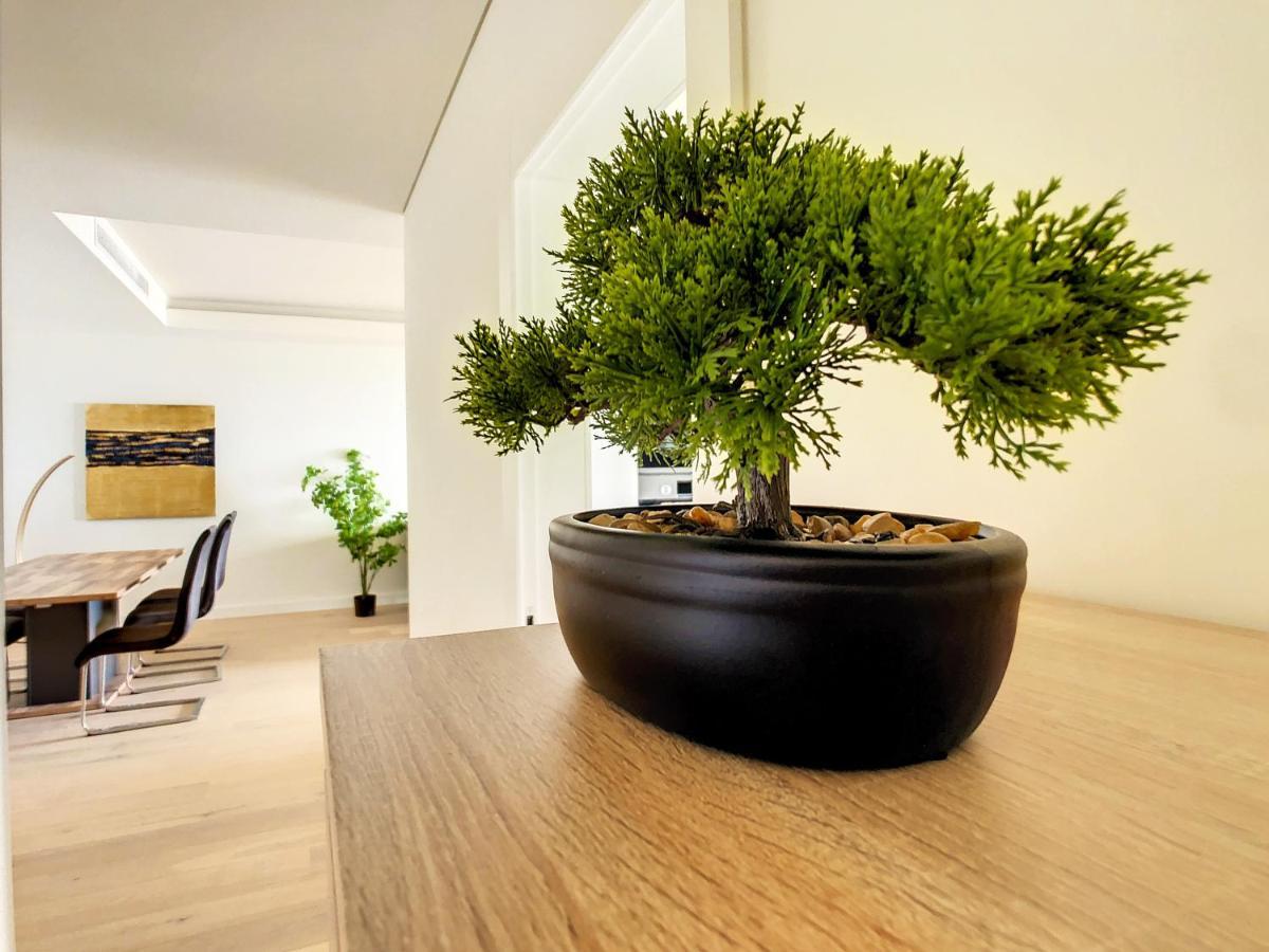 The Sea View By Lovelystay Apartament